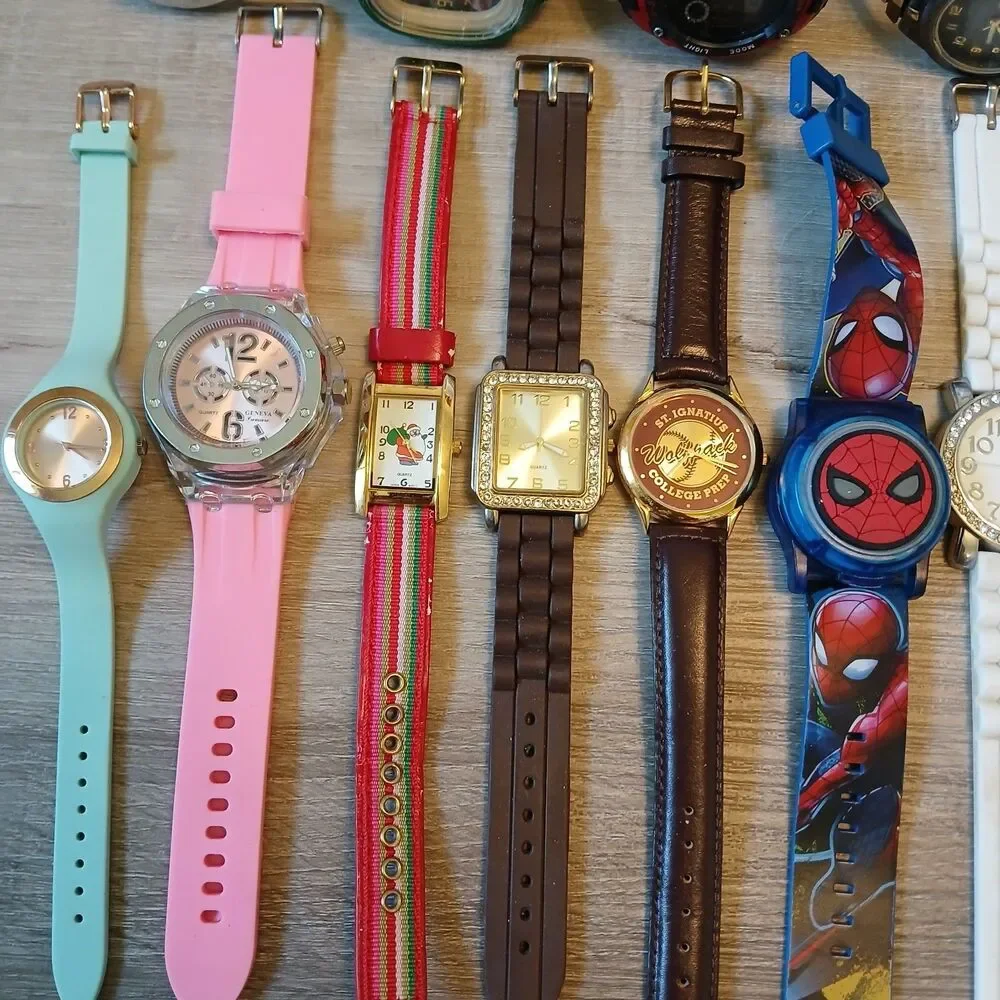Huge Watch Lot of 40+ Mixed Brands Vintage & Modern Parts/Repair Untested-Box D6